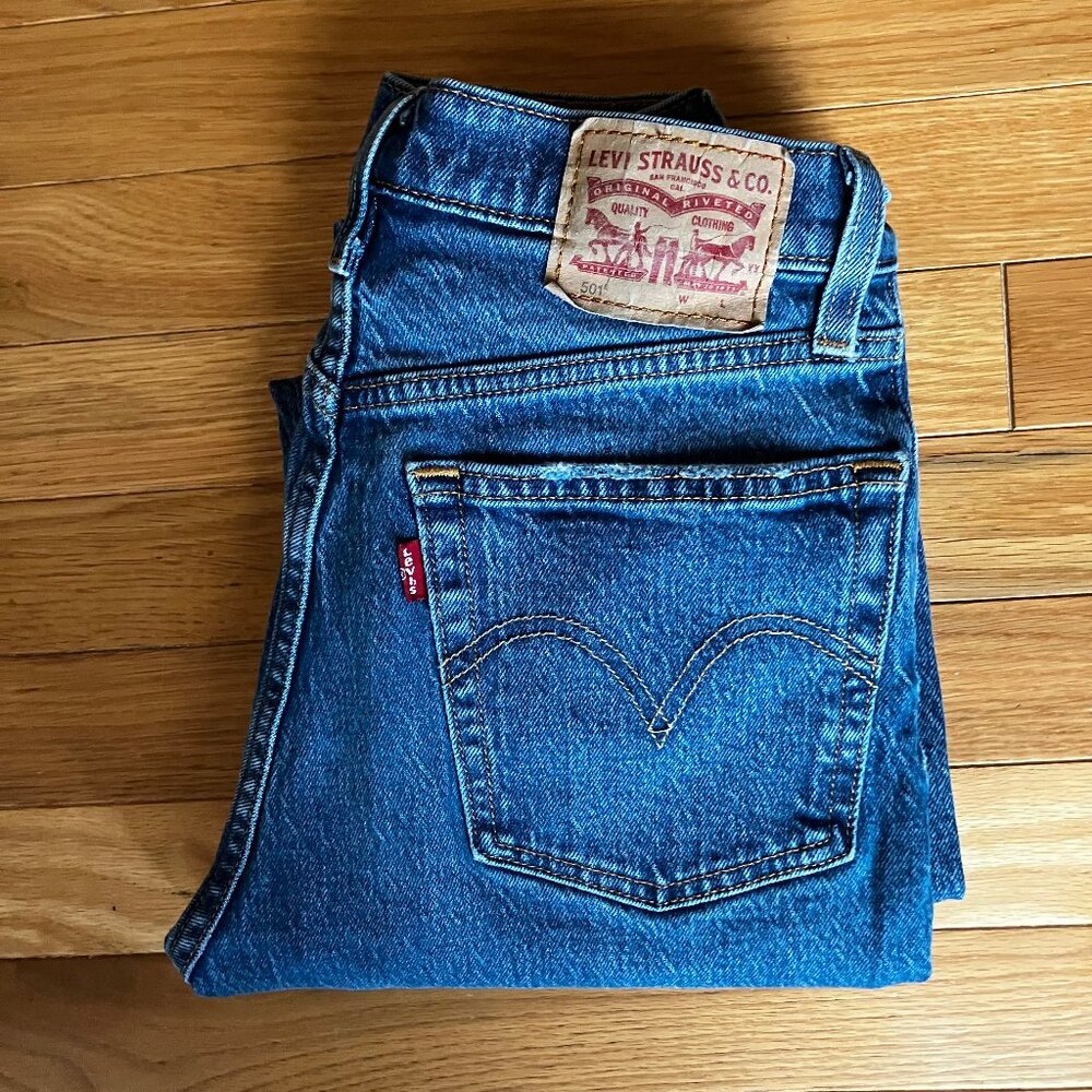 Women's Levi's 501 24x30 with stretch
